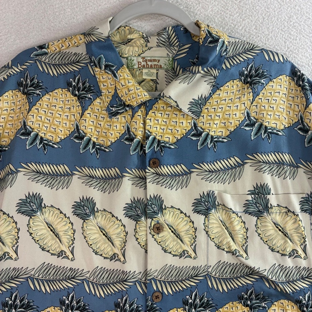 Tommy Bahama Silk Button Shirt Men XL Yellow Pineapple AOP Tropical Beach Camp